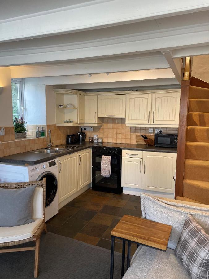 The Little Lighthouse - 2 Minutes From The Beach Pentewan Bagian luar foto