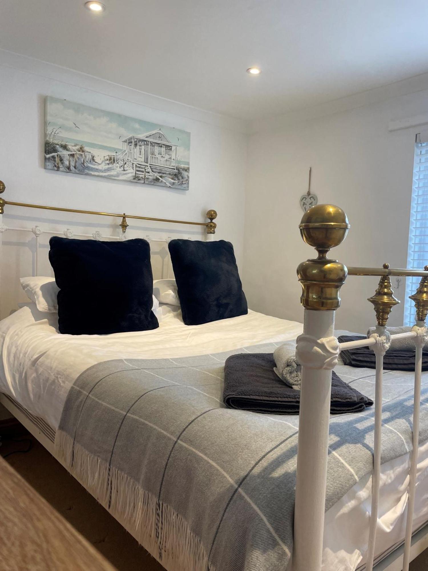 The Little Lighthouse - 2 Minutes From The Beach Pentewan Bagian luar foto